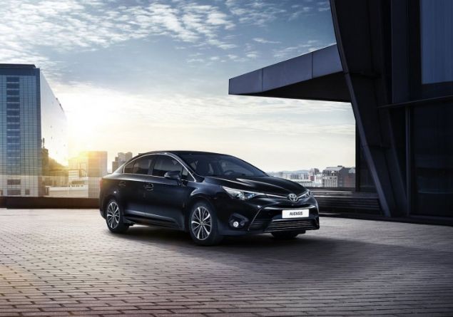 Toyota Avensis  2017 kl balang fiyat: 105,250 TL  ​2016 kl balang fiyat: 87,155 TL 