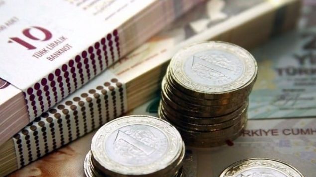 Bu sebeple, ayn otomobilin, fabrikadan 2016 kls ile 2017 kls arasndaki fiyat fark 10 binlerce liray buluyor.     