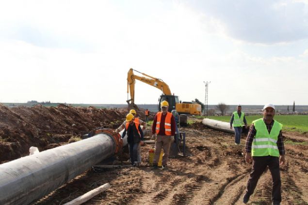 Mardin�e 55 km uzakl�kta in�a edilen depolama istasyonunu ziyaret eden Mardin Milletvekili Ceyda B�l�nmez �ank�r�, b�lge halk� ve �ift�ilerin 2 milyon 167 bin 930 dekar tar�m arazisini su ile bulu�turacak projenin hayata ge�irilmesini d�rt g�zle bekledi�ini s�yledi. 