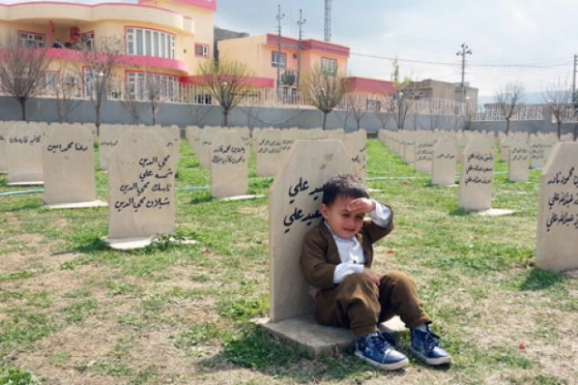 PE�MERGE GER� �EK�LD�  <br><br>  Sald�r�da Halep�e'nin i�inde �lenler aras�nda pe�mergeler ve �ran askerleri de vard�. Ancak bu kay�plar�n say�s� hi�bir zaman a��klanmad�. Bu sald�r� �ran ile birlikte Irak'a kar�� sava�an K�rtlerin direncini k�rd�. Pe�mergeler bir g�n daha direndikten sonra geri �ekildi. 19 A�ustos 1988'de Irak ve �ran, ate�kes anla�mas�n� imzalad�lar. Irak ordusu ate�kesten be� g�n sonra Halep�e'yi geri ald�. 