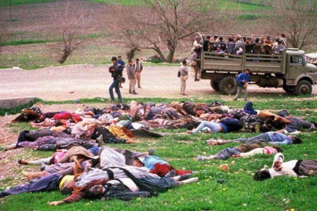 'BANA TAKTIKLARI SERUMU �IKARIP ��T�M'<br><br>  �ans eseri hayatta kald���n� anlatan �mit Ali Re�it sald�r� sonras�n� '�ran sa�l�k ekipleri beni �ran'a g�t�rd�. Sa�l�k durumum �ok k�t�yd�. Bana verdikleri serumu ��kar�p i�tim ve kanama ge�irdim. Bunun �zerine beni ba�ka bir hastaneye sevk ettiler. Burada �lenler oluyordu. Ben de bay�lm���m, �ld� san�p kefenlemi�ler. Mezarl��a g�t�r�lmeden hemen �nce kendime geldim' s�zleriyle anlat�yor. 