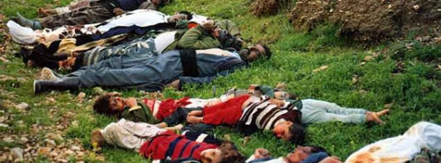 �NCE CAMLARI KIRDILAR�  <br><br>  Irak ordusu �nce b�lgeyi konvansiyonel silahlarla bombalayarak camlar�n k�r�lmas�n� sa�lad�. Bununla ikinci harekat�n �n�n� a�t�. Sonra da kimyasal bombalar devreye girdi. Camlar k�r�ld��� i�in i�eri ka�anlar da zehirli gazlardan kurtulmad�. 