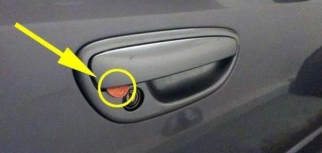 ATM'DE �A�KINA �EV�REN DOLANDIRICILIK!  Ukrayna'da, h�rs�zlar �eytan�n bile akl�na gelmeyecek bir y�ntemle banka ATM'lerinden para �al�yorlar... 