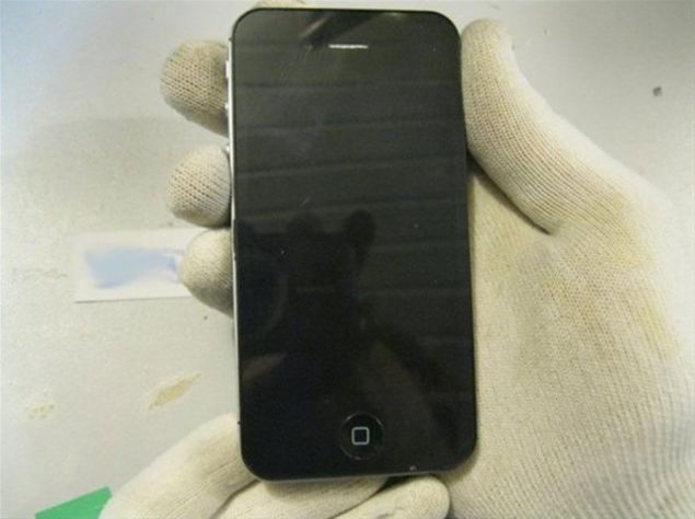 iPhone doland�r�c�l���nda s�n�r tan�m�yorlar! Kap�da �deme se�ene�ini kullanan m��teriler telefonu a��nca her �ey yolundaym�� gibi g�sterilip kabul ettiriliyor.     