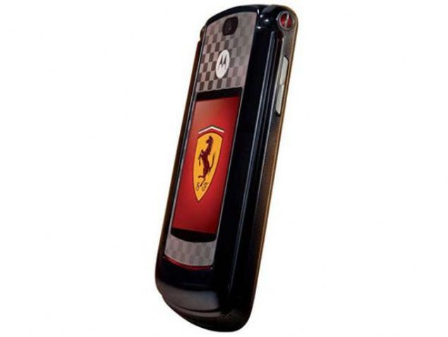 Motorola Razr2 V9 Ferrari Special Edition     