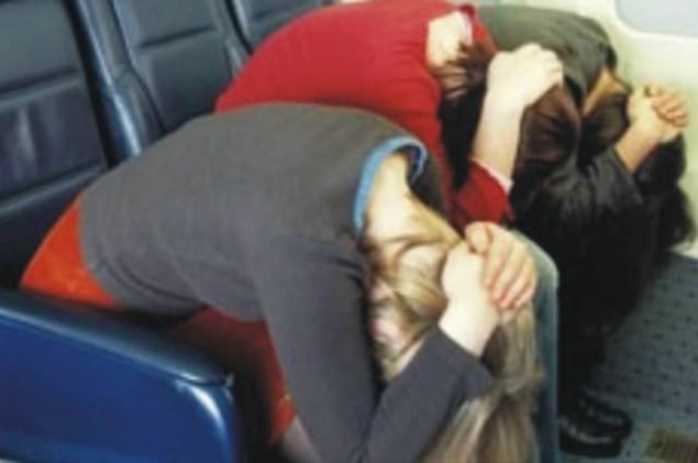 Uu gvenlii bilgilendirmelerinin en sama ksm gibi gzkse de korunma pozisyonuna dikkat edin.      