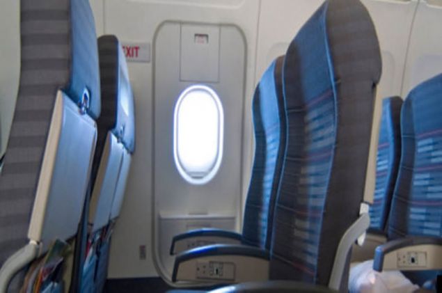 Uakta acil k kapsna en yakn koltukta oturmak olas bir kaza srasnda kurtulma ansnz ok arttracaktr.      