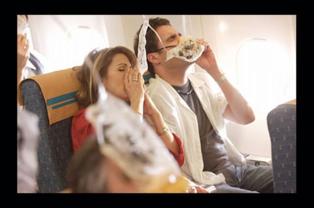 Bakalarna yardm etmeye almadan nce kendi maskenizi takmay unutmayn.      