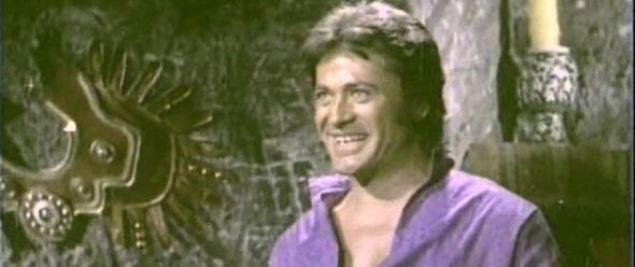 Mehur sahnede akrep yerine zerilerine akrep eklinde plastikler yaptrlan hamam bcekleri kullanlm.      