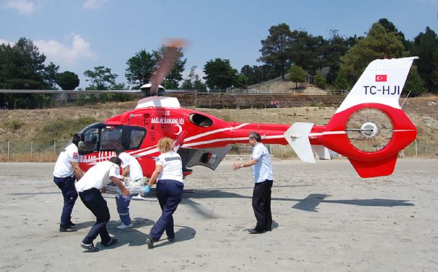 <p>  	Atlgan, "17 noktada bu hizmeti veriyoruz. Edirne'den Kars'a, Çanakkale'den Ankara'ya, stanbul'a, Erzurum'a, Antalya'ya Türkiye'nin her yerinde ambulans helikopter hizmeti verilmektedir. THK bu konuya çok ciddi bir altyap destei salamtr." diye konutu.</p>  