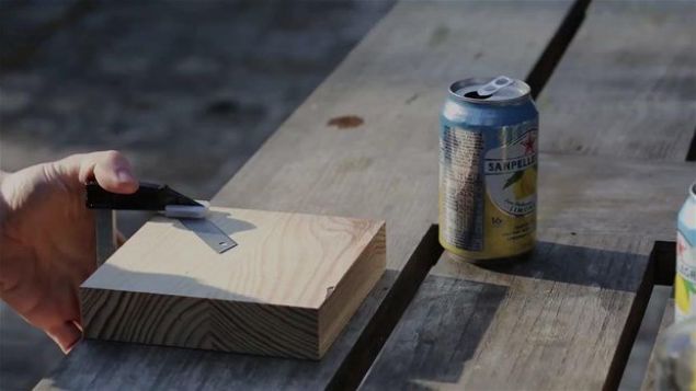 Fal�ata b��a��, kola kutusu, pamukla mini bir f�r�n yapt�.    