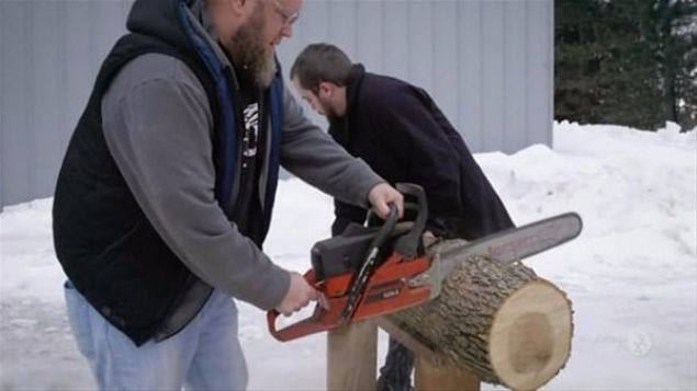 Kesti�i a�a� k�t���n� �e�itli i�lemlerden ge�iren adam elde etti�i �eyle hayran b�rakt�.      