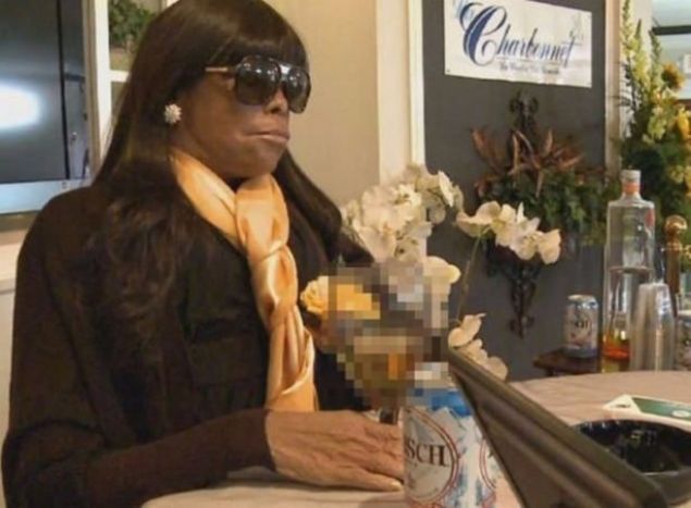 �ld�kten sonra arkas�ndan a�lanmas�n� istenmeyen Marie, cenazesinin bir parti ortam�nda ziyaret edilmesini istedi.     