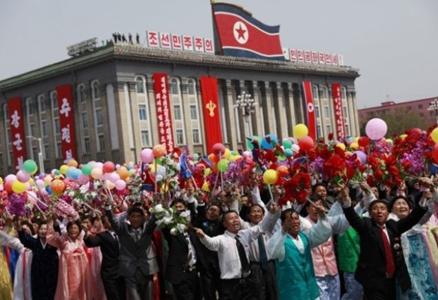 Mike, gazetecilere yapt aklamada, Kuzey Kore rejiminin nkleer silahlar ve balistik fzeleri brakmaya yanamadna iaret ederek 'ABD'nin stratejik sabr dnemi sona ermitir.' dedi. (ntv) 