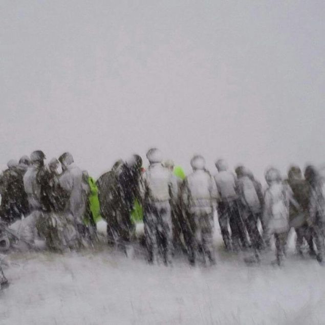 Kar ya ve tipiye ramen, uzun bir yryn ardndan saatler sonra helikopter enkazna 1 kilometre yaklaan Erzincan AFAD ekibi, ilk gn olay yerine gidemedi. Hava scaklnn sfrn altnda 18 derece olduu blgede, donma tehlikesi geiren ekipteki uzmanlar, havann kararmas zerine geri dnd.  