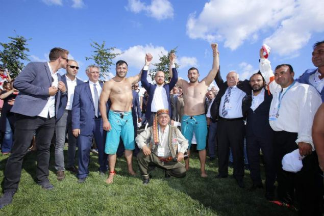 zel tasarlanm 9.000 m2lik Yeni stanbul Etkinlik adrnn sunduu olanaklar sayesinde etkinlikler 1 milyon m2lik alann tamamna yaylabilecek ve ziyaretiler bu byk organizasyonun keyfine dilediince varabilecekler. 