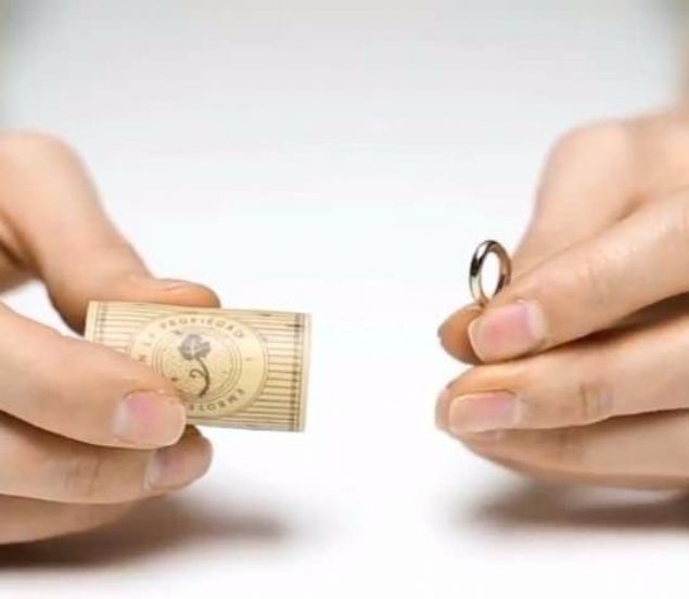 zellikle denizde, havuzda anahtar kaybolmalarna karn bunu yapt.    