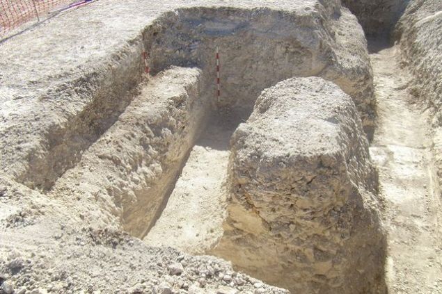 Arkeologlar tarafndan kefedilen tnel alarnda 100'den fazla duvar yazsnn da yer ald kaydedildi.   