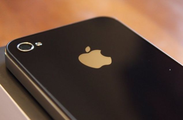 TAMAMEN CAM G�VDE  Yeni iPhone g�vdesi KSI Securities'ten Ming Chi Kuo'ya g�re komple camdan im�l edilecek ve al�minyum �er�evenin i�inde olacak . B�ylelikle telefonun arka esteti�i bir zamanlar�n efsanesi 4 ve 4S modellerini de and�rm�� olacak. 