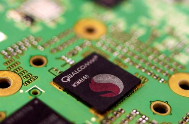 YEN� ��LEMC�  Galaxy S8'in en merak edilen �zelliklerinden biri i�lemcisiydi. Samsung, �nceden telefonlar�nda kendi �retti�i Exynos �ipleri kullan�yordu ancak Galaxy S8 bu a��dan daha g��l� ve cesur bir tercihle kar��m�za geliyor.  