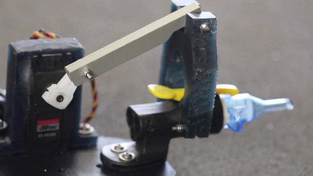 Aratrmaclar sistemin alma tarzn gstermek zere yaptklar demonstrasyonda, ak alanda, beton zemin zerine, 15 metre apnda ve 3,5 metre yksekliinde, kubbe eklinde bir kpk yaltm nitesi ina etti. Beton bina inaatnda kullanlan temel yap biriminin 14 saatte 'basld' kaydedildi.     