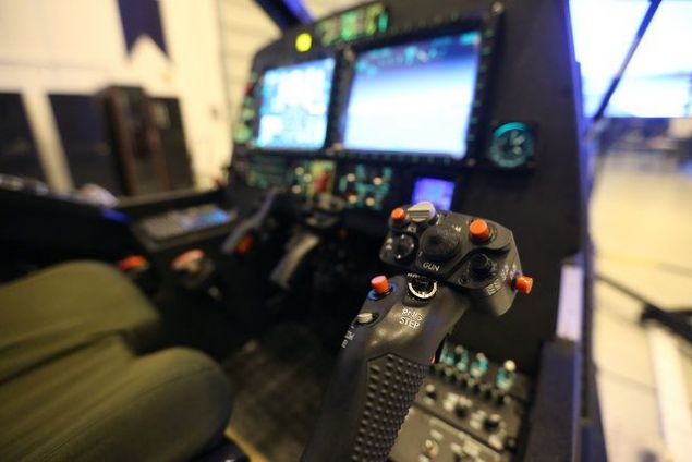 Bug�ne kadar bu serinin gerek pilotlar�n aviyonik e�itimi gerekse bak�mc�lar�n bak�m e�itimi i�in gerekli sim�lat�rlerden tamamlad���m�z �retimleri T�rk Silahl� Kuvvetlerine teslim ettik.     