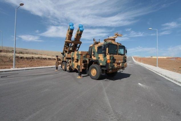 Uydu destekli ataletsel g�d�m sistemi sayesinde hedefleri hassas olarak vurabilen Kaplan, yal�t�ml� pod i�erisine yerle�tirilerek 'pod i�i f�ze' konfig�rasyonu olarak depolan�yor, ta��n�yor ve f�rlat�labiliyor.     