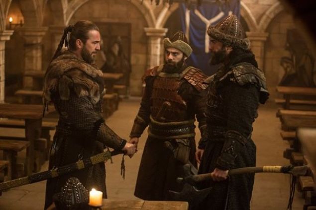 .'�al��ma arkada�lar�m�zla birlikte bu s�re zarf�nda Alp karde�li�i olu�tu. Ben bunu tak�m i�i olarak de�erlendiriyorum. Arkada�lar�mla birbirimize inand�k. O birliktelikle g�zel i�ler ortaya ��kt�.'     