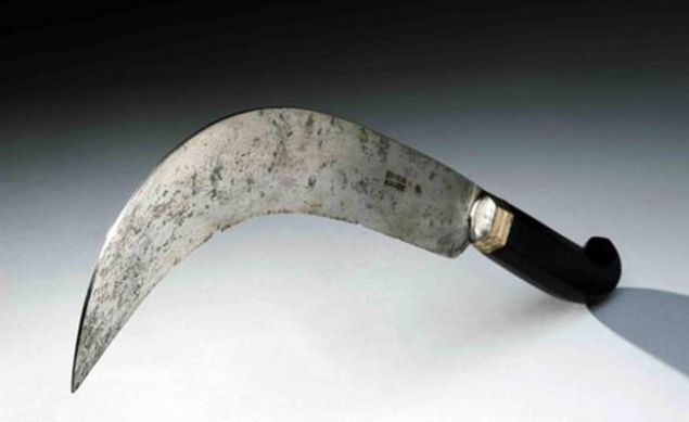 Amputasyon b��a�� Bu b��ak Alman cerrahlar taraf�ndan 18. y�zy�lda kullan�lmaktayd�. Baca�� diz alt�ndan kesmeye yarayan bu b��a��n kullan�m� esnas�nda ise, tahmin edebilece�iniz �zere, herhangi bir narkoz i�lemi yoktu.     