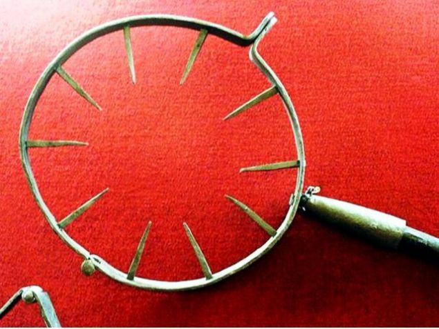 Boyun ikence aleti  Mahkumun rahat hareket edememesi iin hazrlanmtr.    