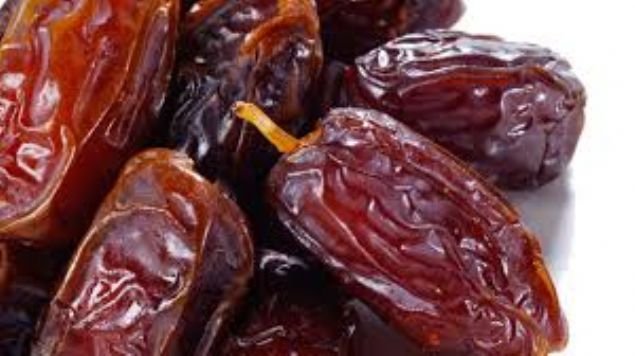 Hurma beyni ve hafzay ciddi ekilde destekliyor. A vitamininin bir tr olan ve tketildiine Retinal'e dnen karoten ieriyor. Bunun dnda beyin hcrelerinde meydana gelen hasarlarn giderilmesinde ve yalla bal dier hastalklara yakalanma riskini azaltyor. 