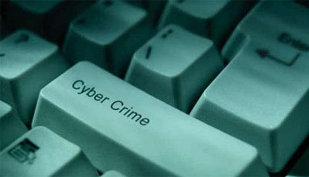 Ama bunlarn aksine WannaCry kuruluun sistemine girdii an, zayf makineleri tespit ediyor ve kendi kendine onlara da bulayor.  