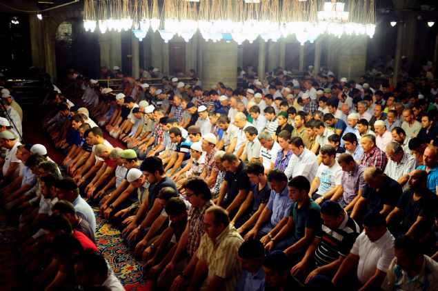 Snnete uygun olarak fazla yemek yemeden tutulan oru sayesinde karacier yalanmasnn nlenmesinin sz konusu olabileceini anlatan evik, orucun kalp zerinde de olumlu etkileri olduunu bildirdi. 