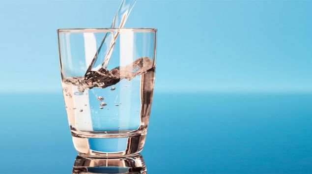 'Ramazan geliyor. Daha vakit var. imdiden vcudumuzu hazrlamamz lazm. imdiden bol su imeye balayn nk ramazanda akama doru ortaya kan ba ars susuzluktan dolaydr. Onun iin imdiden vcudunuzu iyi sulandrmaya balayn. Son dakikada ok su imek nemli deil nk btn vcudun iine salkl suyun girmesi lazm. kincisi barsaklarnzn ok iyi almas lazm. O zaman ackmyorsunuz, banz armyor.  