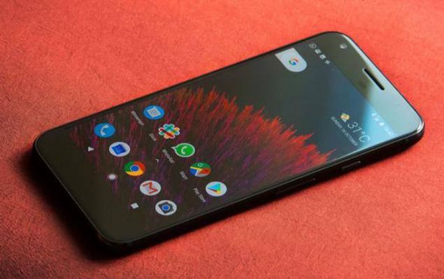Google Pixel XL         Arl: 168 gram    Ekran bykl: 5.5 in (1440x2560 piksel znrlk)  