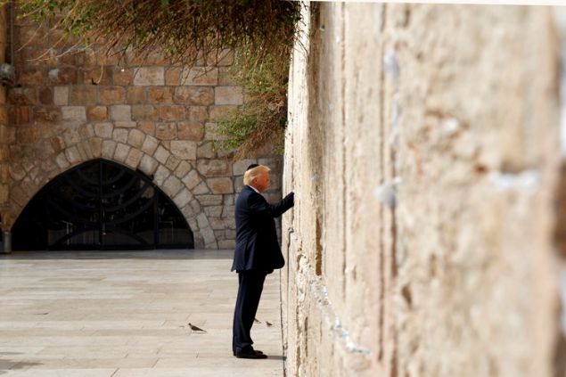 Trumpn srailli yetkililerle yapaca grmelerin ardndan, yarn, igal altndaki Bat eriann Beytullahim kentine gemesi bekleniyor. 