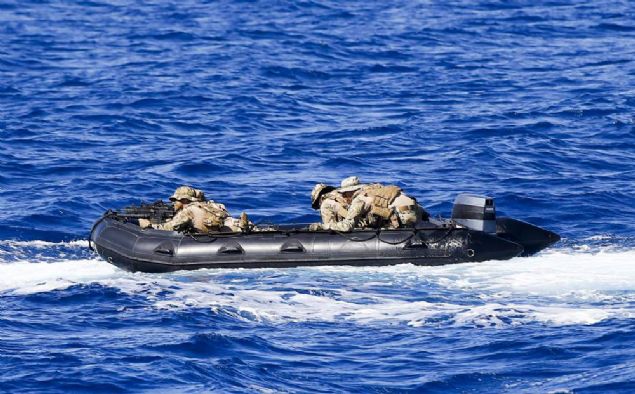 Se�kin g�zlemci g�n�n�n ilk b�l�m�, Sea Hawk helikopterinden sabit hedefe Temren F�zesi ve yine Sea Hawk helikopterinden hareketli hedefe Hellfire F�zesi at�lmas�yla tamamland�. Milli imkanlarla �retilen Temren F�zesi, Deniz Kuvvetleri Komutanl���nca bir tatbikat kapsam�nda ilk defa kullan�ld�. 