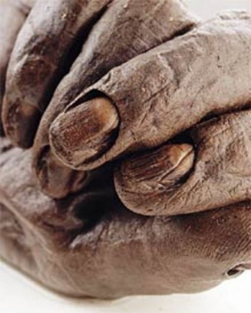 Aslnda inliler eski Msr'daki gibi llerini asla mumyalamazd.   