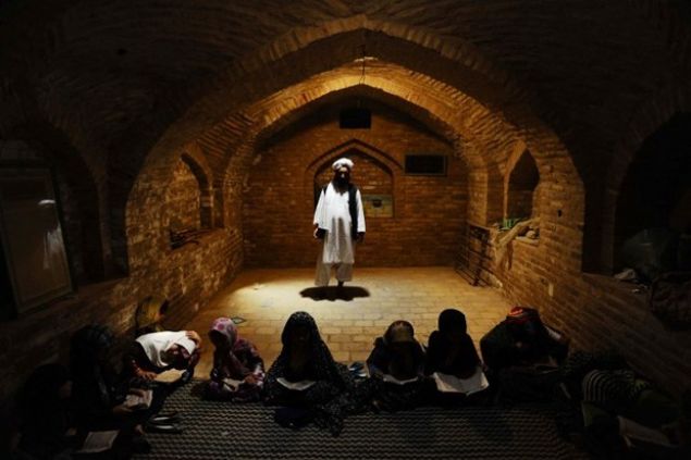 Kabil (Afganistan) 16 saat 