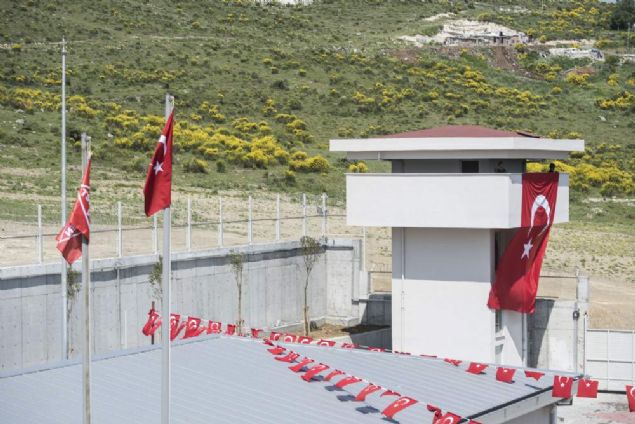 Konumalarn ardndan kurdele kesimiyle Kalekolun al gerekletirildi. Alan Kalekola vatandalar da youn ilgi gsterirken, Kalekol ierisinde hatra fotoraf ektirdi. 