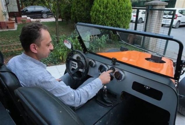 T�rkiye'de bir�ok yabanc� markan�n �retim yapt���na i�aret eden �rs, T�rk m�hendisleri ve i��ilerinin buralarda �al��malar�ndan �t�r� gerekli tecr�beye sahip oldu�u de�erlendirmesinde bulundu. �rs, yerli otomobilin kolayl�kla yap�labilece�ini, bu konuda ba�ar�l� olunaca��na inand���n� dile getiren �rs, s�zlerini ��yle bitirdi: '�ngiltere'de bir kurulu� var. Devlet �imdi o kuruma yetki verdi. Y�lda bir kez araba yapabiliyorsunuz. Araban�z� orada test ettirebiliyorsunuz. Bizdeki en b�y�k problem, arac�n trafi�e ��kamamas�.     