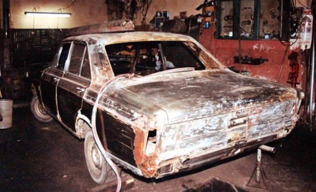 Babas�ndan kalan hurda otomobili yeniden yapt�    ZONGULDAK'�n Kilimli �l�esi'nde oto tamircisi 43 ya��ndaki Mustafa Sekmen, babas�ndan kalan 1973 model hurda otomobili, yakla��k 40 bin lira harcayarak orijinaline uygun �ekilde yeniden yapt�.  