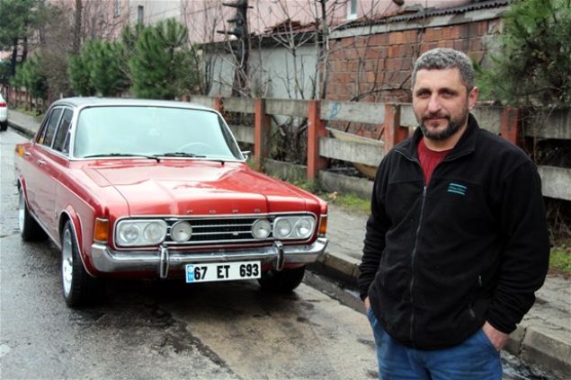 Kendimiz kullan�yoruz. Onunla aram�zda bir ba� var. Konu�uyoruz onunla. E�er bir ba� kurmazsan�z, onun dilinden anlamazs�n�z onu y�r�tme �ans�m�z olmaz. G�renler otomobili be�eniyor, inceliyor.'     