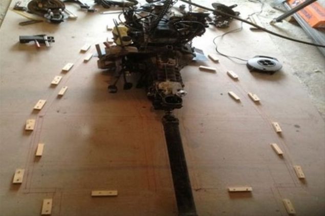 Kendi imkanlar�yla ara� �reten ki�ileri konu alan belgeselden etkilenerek i�e koyuldu�unu ve ilk olarak �� boyutlu tasar�mlar yapt���n� belirten �rs, kiralad��� bir yerde otomobil yap�m� i�in gerekli altyap�y� kurdu�unu kaydetti.      