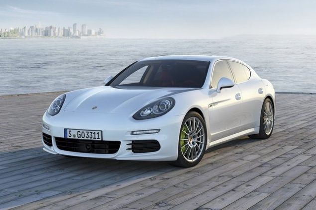 Porsche: �irket, �nl� Volkswagen'in 'Kaplumba�a' modelini tasarlayan m�hendis Ferdinand Porsche'nin o�lu Ferry Porsche taraf�ndan kurulmu�tur.     