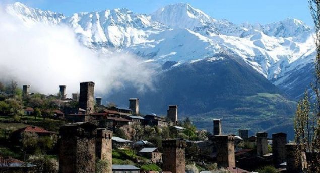 Svanlar da bu koruma grevini ok ciddiye ald. yle ki bir ikona hrsz kynden kovulabilir hatta daha da kts lanetlenebilirdi.   