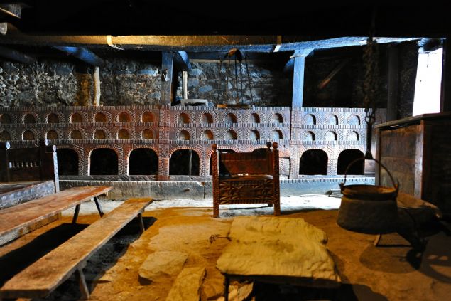 Byk oranda bir yaz dili olmayan Svancann kurtarlmas iin alan Norveli akademisyen Richard Brug, Svaneti yaayan bir etnografya mzesi, diyor ve ekliyor, Baka hibir yerde ortaa Avrupasnn tre ve geleneklerini srdren bir yer bulamazsnz.  