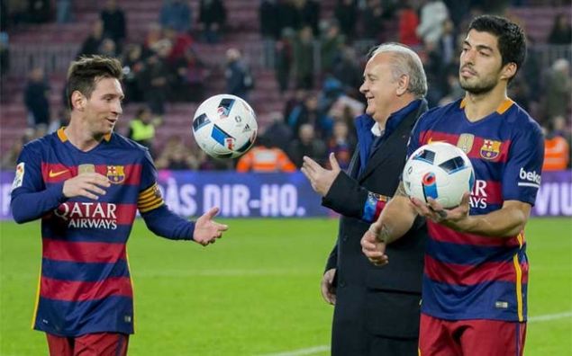 te o srada ortaya kan Carles Naval, Barcelona tarihinin ad konulmam kahramanlarndan biri. Stoichkov, Guardiola, Iniesta gibi dnyaca nl birok isim ondan saygyla bahsediyor.   