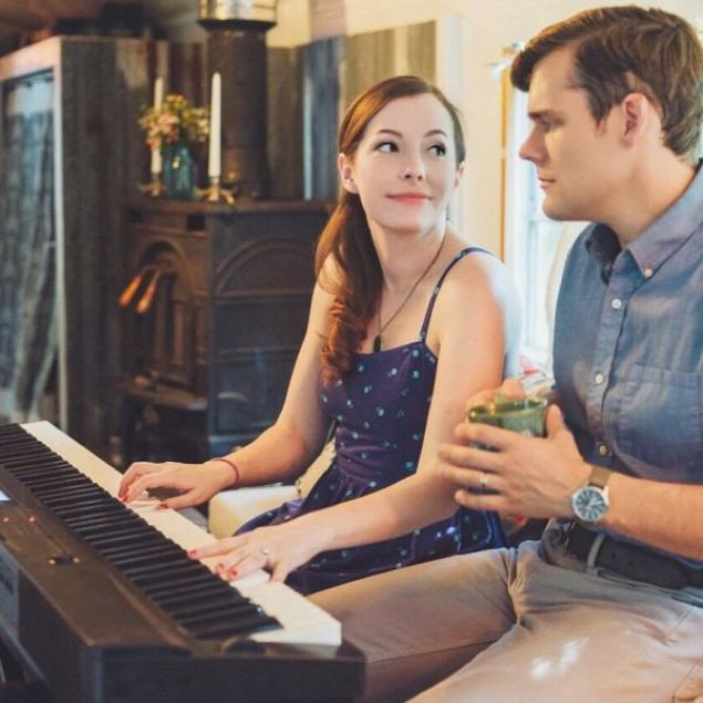 'Ev sahibimizin bizi evden atmas� d�n�m noktas� oldu. Sabahlar� kahve almak i�in Starbucks'a ko�mak yerine yeni yerlere ko�arak daha mutlu oldu�umuzu fark ettik'      