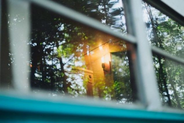 Klasiklerden d�nyaca �nl� roman olan Moby Dick'deki Do�u Sahili'ndeki yazl�k evlerden esinlendiklerini s�yleyen Andrew'den birka� kula�a k�pe edilecek s�z de var;      